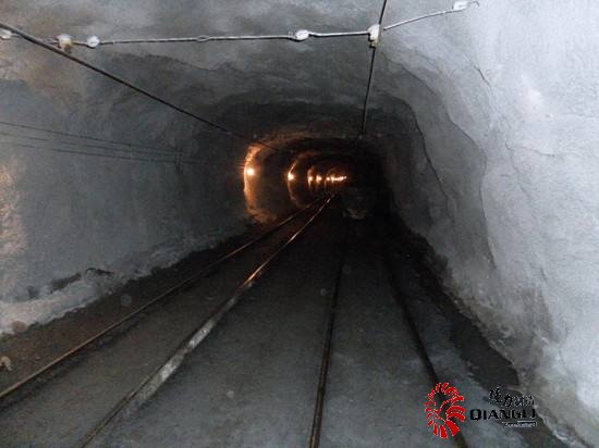 煤礦井下主要運(yùn)輸線路軌道鋪設(shè)量應(yīng)滿(mǎn)足什么？